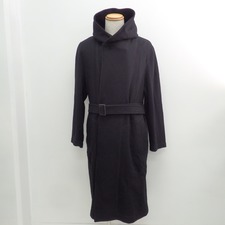 ヨウジヤマモト（Yohji Yamamoto）のベルト付き フードコートをお買取させていただきました。状態は通常使用感のあるお品物です。