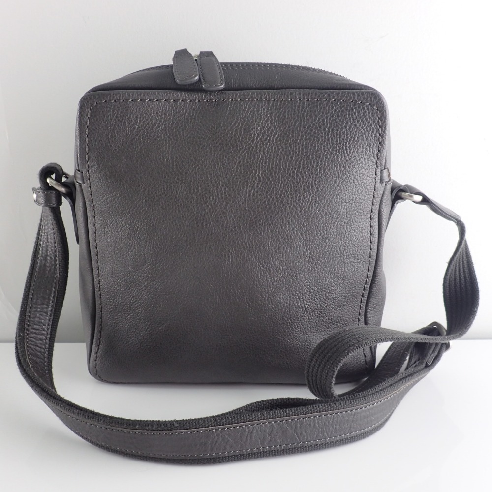 土屋鞄製造所の2018X'mas限定色 トーンオイルヌメ ジップトップショルダーバッグの買取実績です。