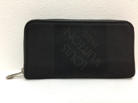ルイヴィトンのダミエジェアン 11年製 ポルトフォイユロンジッペ  M93546の買取実績です。