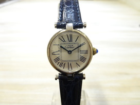 カルティエのシルバー925 マストヴェンドーム ヴェルメイユ ラウンド 腕時計をブランド時計買取のエコスタイル銀座本店で買取致しました。
