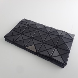 バオバオイッセイミヤケのBB63-AG621-16 LUCENT FLAP MAT ルーセントクラッチバッグの買取実績です。