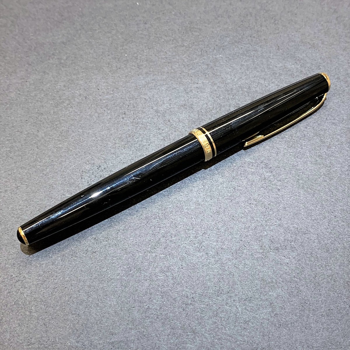 モンブランの163　黒×ゴールド　マイスターシュテュック　ボールペンの買取実績です。