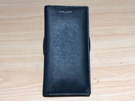 サンローランの黒　キャビア　2つ折り長財布の買取実績です。