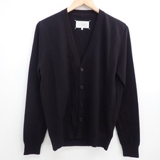 メゾンマルジェラの17AW ⑭ エルボーパッチカーディガン（通常使用）をの宅配買取にてお譲りいただきました。状態は通常使用感のあるお品物です。