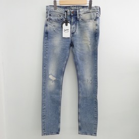 デンハムの国内正規 18年製 01-18-05-11-036 BOLT SUBR SKINNY FIT クラッシュ加工 スキニーデニムパンツの買取実績です。