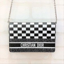 ディオール 黒×白　ロゴ　チェーンショルダーバッグ 買取実績です。
