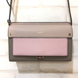 フルラのLIKE ミニクロスボディ ウォレットバッグの買取実績です。