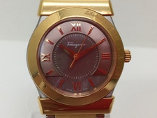 フェラガモ VEGA 　腕時計　電池式 　赤文字盤 買取実績です。