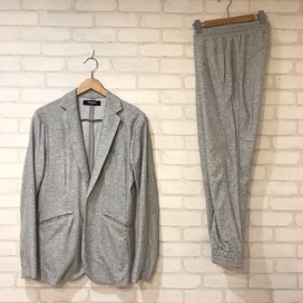 ウノ ピゥ ウノ ウグァーレ トレのRELAX パイル地セットアップの買取実績です。