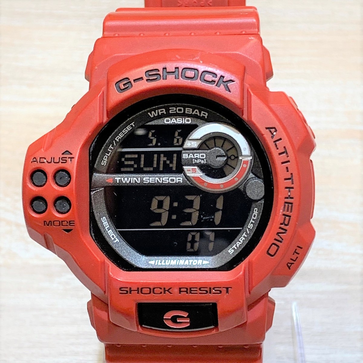 G-SHOCKのGDF-100-4JF　赤　腕時計の買取実績です。