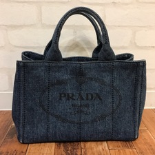 新宿南口店でプラダ（PRADA）の通常使用感のあるデニムカナパをお買取しました。状態は通常使用感のあるお品物です。