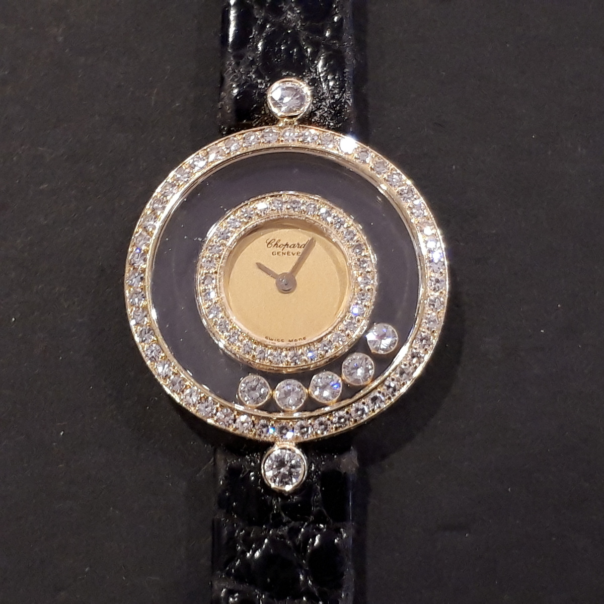 ショパールのハッピーダイヤモンド　5Pダイヤ　クォーツ時計　レディースの買取実績です。