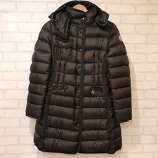 エコスタイ新宿南口店でモンクレール（MONCLER）の人気モデル エルミンヌを出張買取しました。状態は前身頃に2㎝程の糸ツレが見受けられます。