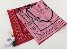 エルメス 赤×ピンク 19年製春夏 カレ70ハートGrand Manege Bandana Love 買取実績です。