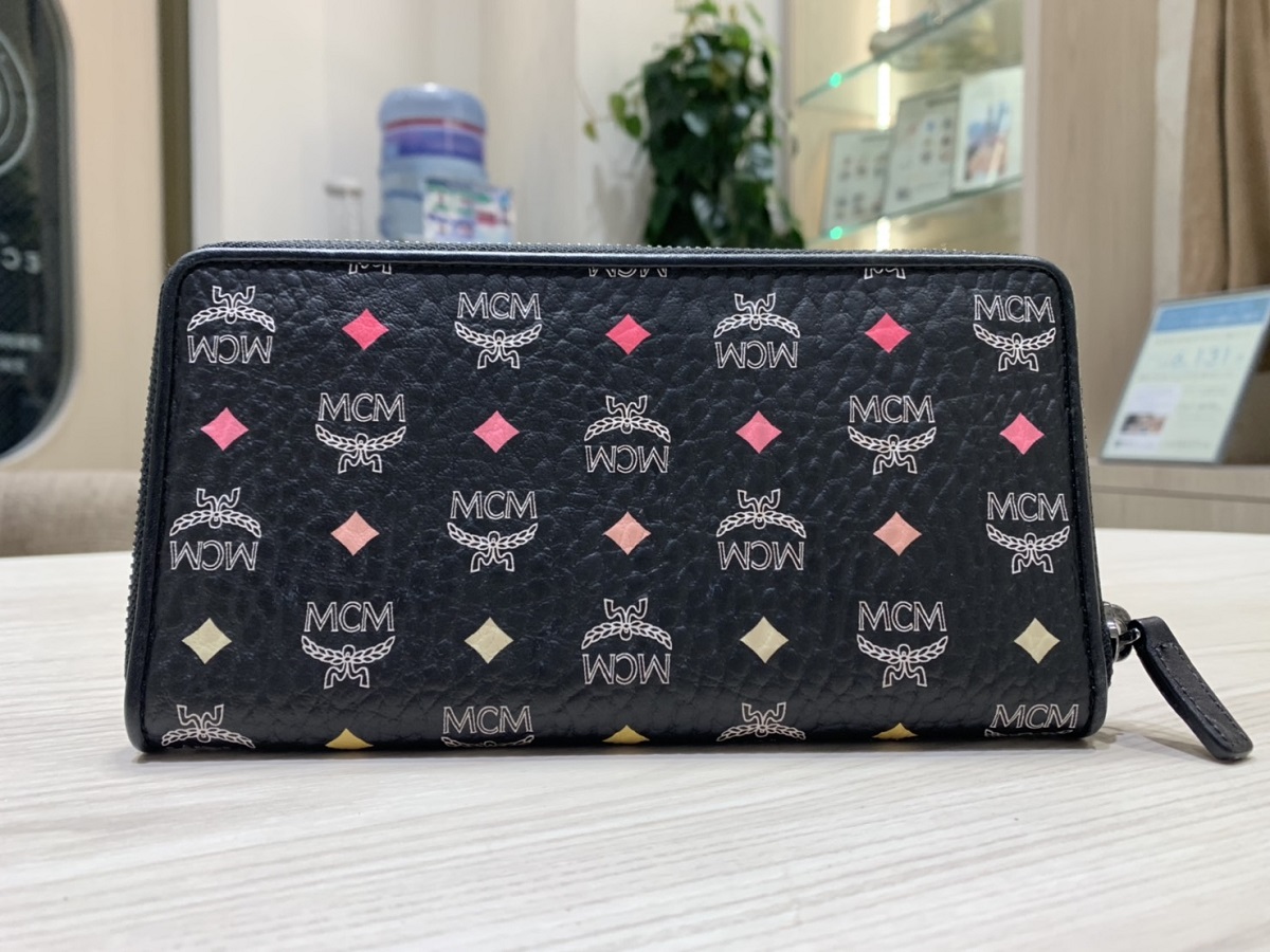 エムシーエムのブランド財布の黒 スカイオプティックヴィセトス ラウンドファスナー 財布の買取実績です 19年5月日公開の情報です エコスタイル エムシーエムのブランド財布の黒 スカイオプティックヴィセトス ラウンドファスナー 財布の買取実績です 19年5月日公開の情報です エコスタイル