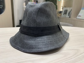 グッチの黒　GG柄　PVC加工バケットハットの買取実績です。