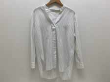 浜松鴨江店で、トゥモローランドの白のコットンとリネン素材のストライプシャツを買取ました。状態は通常使用感があるお品物です。