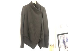 エコスタイル渋谷店で、アンドゥムルメステールの変形ブルゾン型ウールジャケットを買取ました。状態は未使用のお品物です。