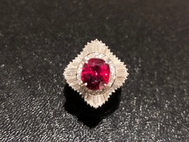 エコスタイル渋谷店で、Ｐｔ900を使用したルビー（3.14ct）×テーパードダイヤモンドのリングを買取ました。