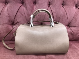 フルラのベージュ　VENUS　ボストンショルダーバッグの買取実績です。
