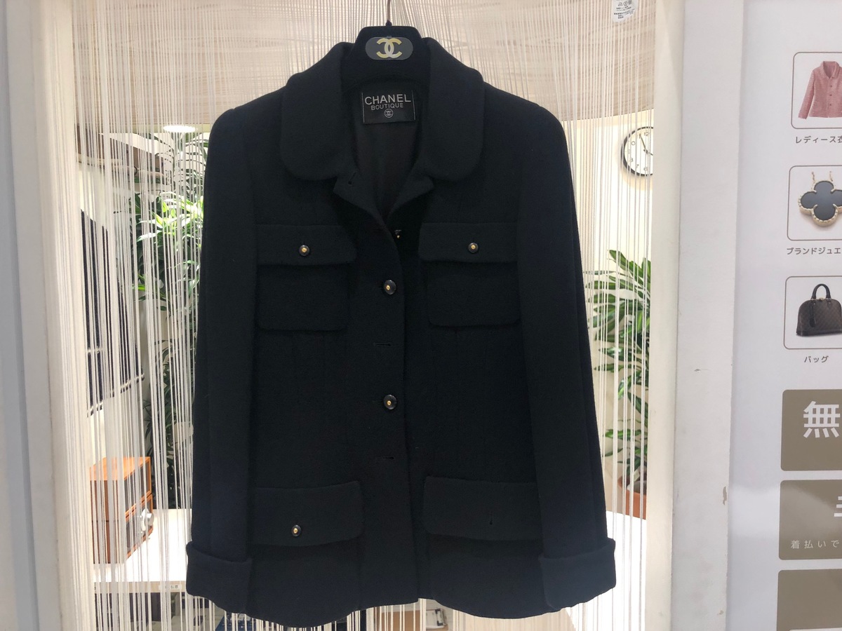シャネルの洋服の黒 95年製 ウールスーツの買取実績です 19年6月5日公開の情報です エコスタイル