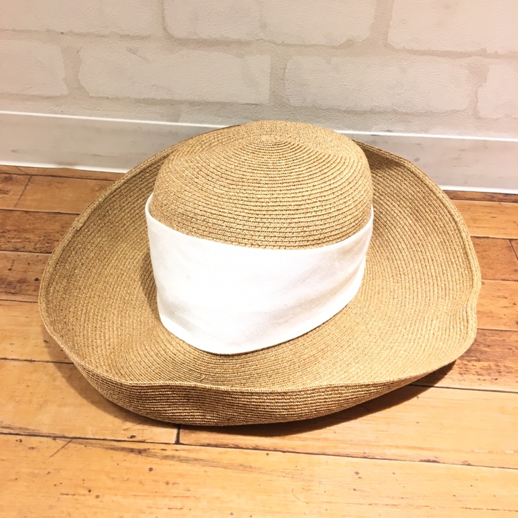アシーナニューヨーク ホワイトリボン ハットをブランド帽子買取のエコスタイル銀座本店で買取致しました。 買取価格・実績 2019年4月12日