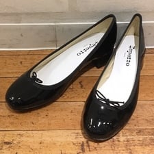 銀座店でレペットのバレエシューズであるBallerina Camilleの黒パテントレザーを買取りました。状態は未使用のお品物です。