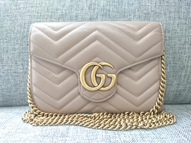 グッチのGGマーモント チェーンウォレットの買取実績です。