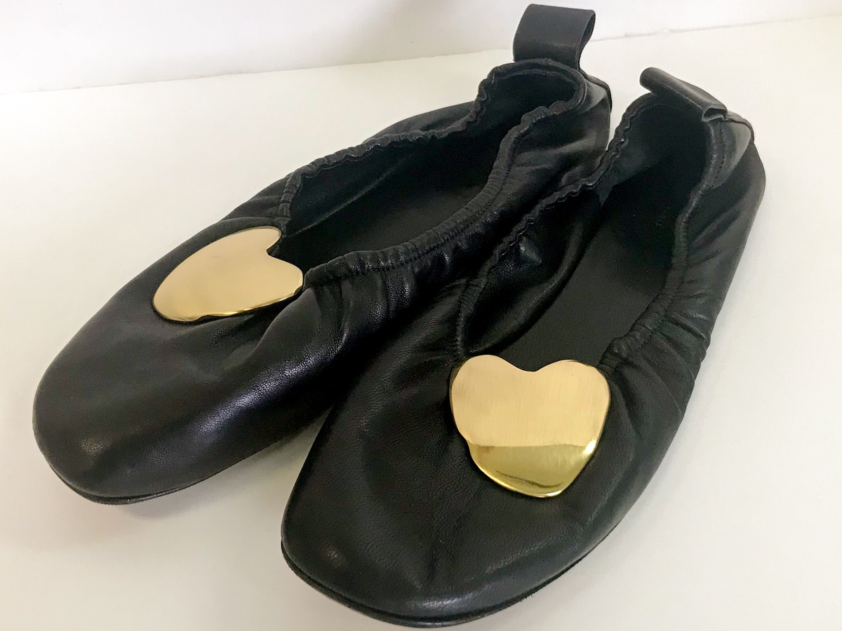 セリーヌの靴の黒 ソフトバレリーナパンプス ハートプレート 36.5の買取実績 2019年7月31日公開情報｜ブランド品・洋服の宅配/出張買取【エコスタイル】