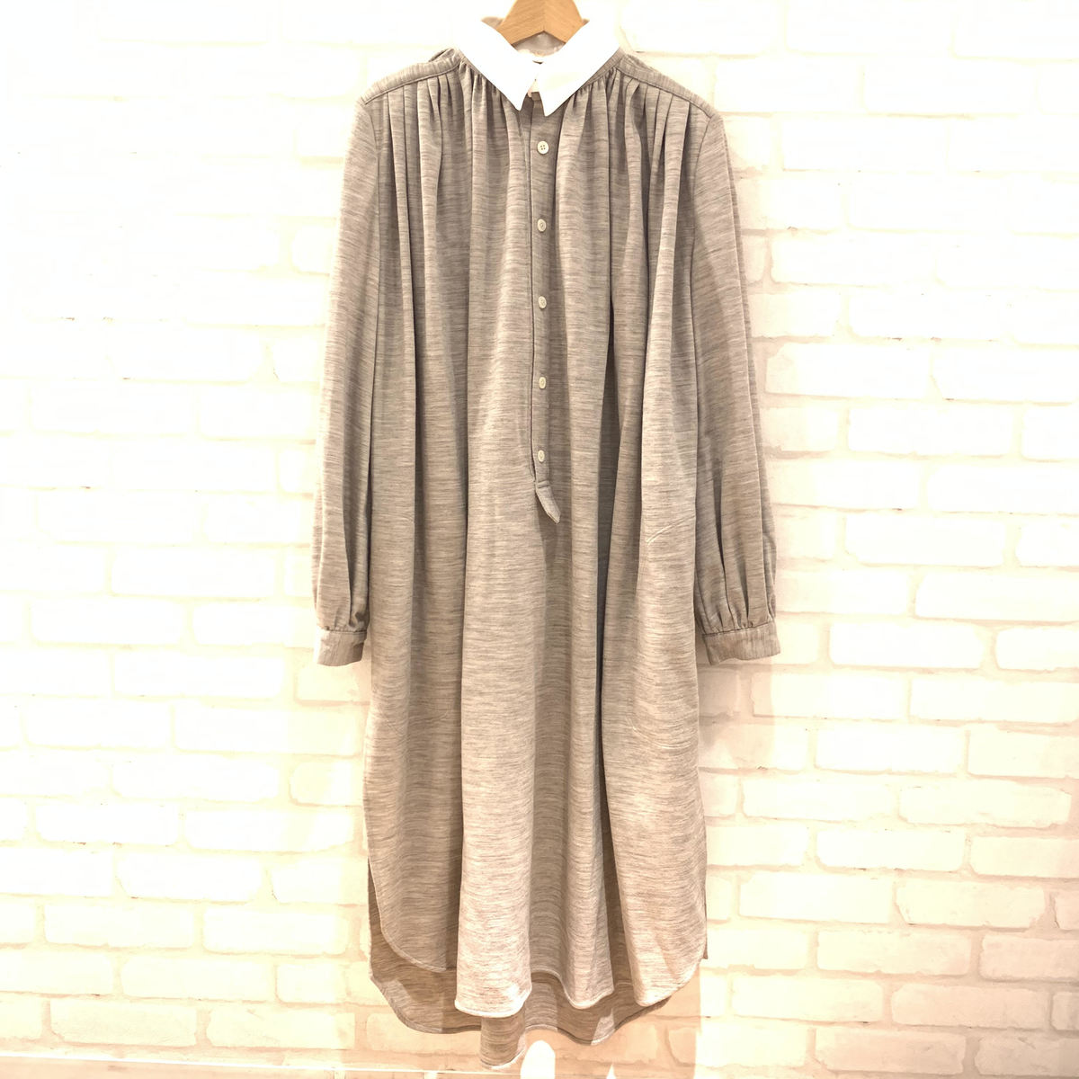 フミカウチダの洋服のブラウン Fu G 0p001 17秋冬 ウールシャツ ワンピースの買取実績です 19年8月1日公開の情報です エコスタイル