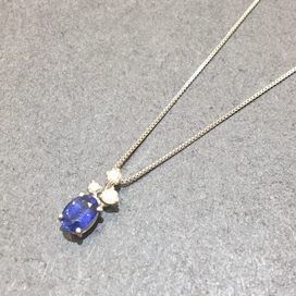 エコスタイル銀座本店で、Pt850、Pt900のサファイヤのネックレスを買取ました。
