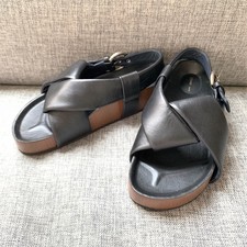 セリーヌ 黒　アンクルベルト　サンダル 買取実績です。