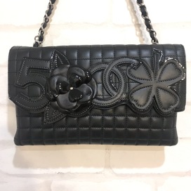 シャネルの10番台 No.5 カメリア×ココマーク チェーンショルダーバッグの買取実績です。