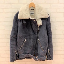 アクネのラムレザー ムートンコートの買取実績です。