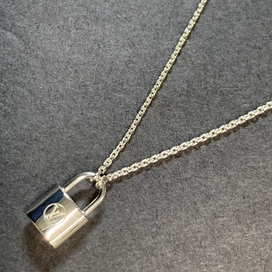 ルイヴィトンの925　パンダンティフ　シルバー　ロックイット　ネックレスの買取実績です。