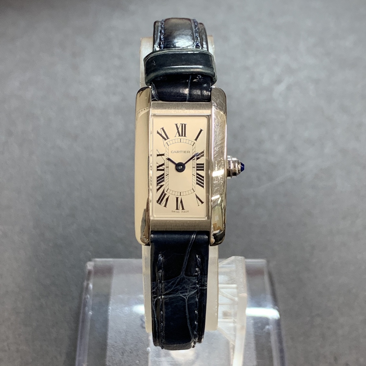 エコスタイル銀座本店で、カルティエのタンクアメリカンのミニのクロコレザーベルトの時計を買取ました。 買取価格・実績 2019年8月30日公開