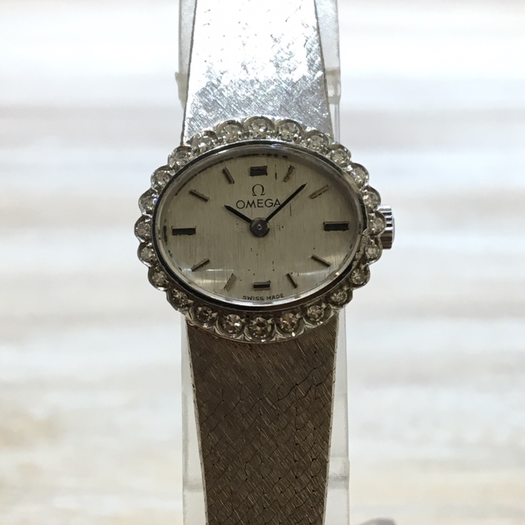 オメガの750 ダイヤベゼル レディース ヴィンテージ 腕時計の買取実績です。
