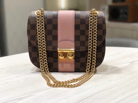 ルイヴィトンのダミエ・エベヌ マグノリア ワイト チェーンショルダーバッグの買取実績です。