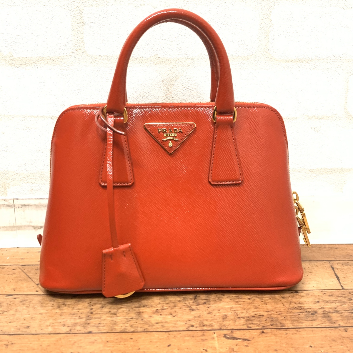 エコスタイル銀座本店で、プラダの赤のBL0838のサフィアーノの2WAYのバッグを買取ました。 買取価格・実績 2019年9月27日公開情報