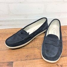 トッズ ネイビー スエード ドライビングローファー 買取実績です。