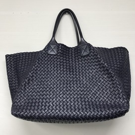 ボッテガ・ヴェネタのパープル　イントレチャート　カバ　トートバッグの買取実績です。