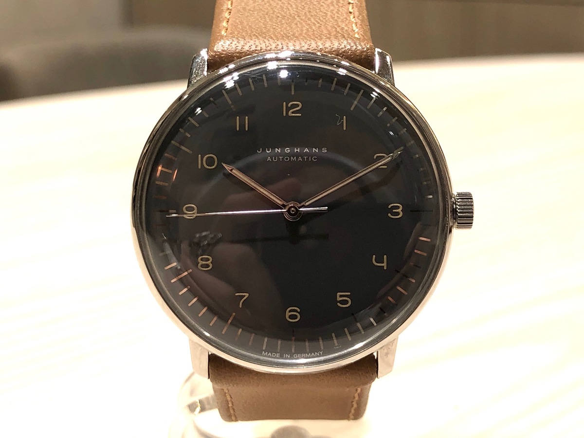 ユンハンスのグレー 27.3401 マックスビル 自動巻き時計の買取実績です。