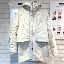 新宿三丁目店にてデサントのDAMOGC37 トランスフォームダウンコートを買取致しました。状態は綺麗な状態の中古美品です。