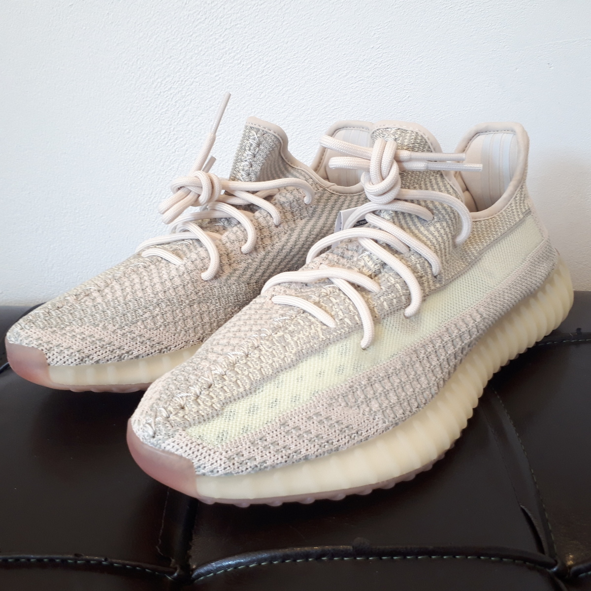 アディダスのFW3042 YEEZY BOOST 350 V2 スニーカーの買取実績です。