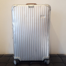 リモワの921.90ルフトハンザ ボーイング747-8 シルバーインテグラ スーツケースを買取させていただきました。エコスタイル広尾店状態は通常使用感のある中古品