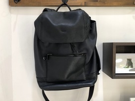 コーチのブラックネイビー マンハッタン 87084 レザーバックパックの買取実績です。
