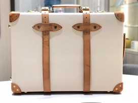 グローブトロッターのアイボリー サファリ 20インチ トローリー キャリーバッグの買取実績です。