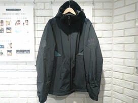 アベイシングエイプの18AW アディダスコラボ DU0202 スノージャケットの買取実績です。