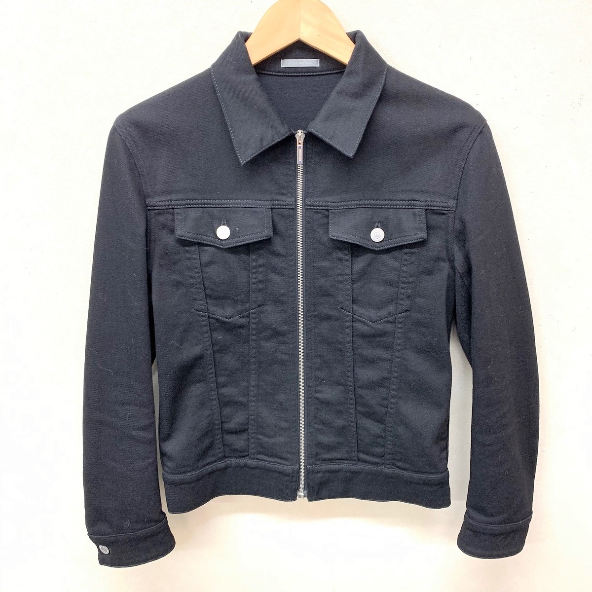 ディオールオムのメンズ服の黒 正規 コットン デニムジャケットの買取実績です 年3月29日公開の情報です エコスタイル