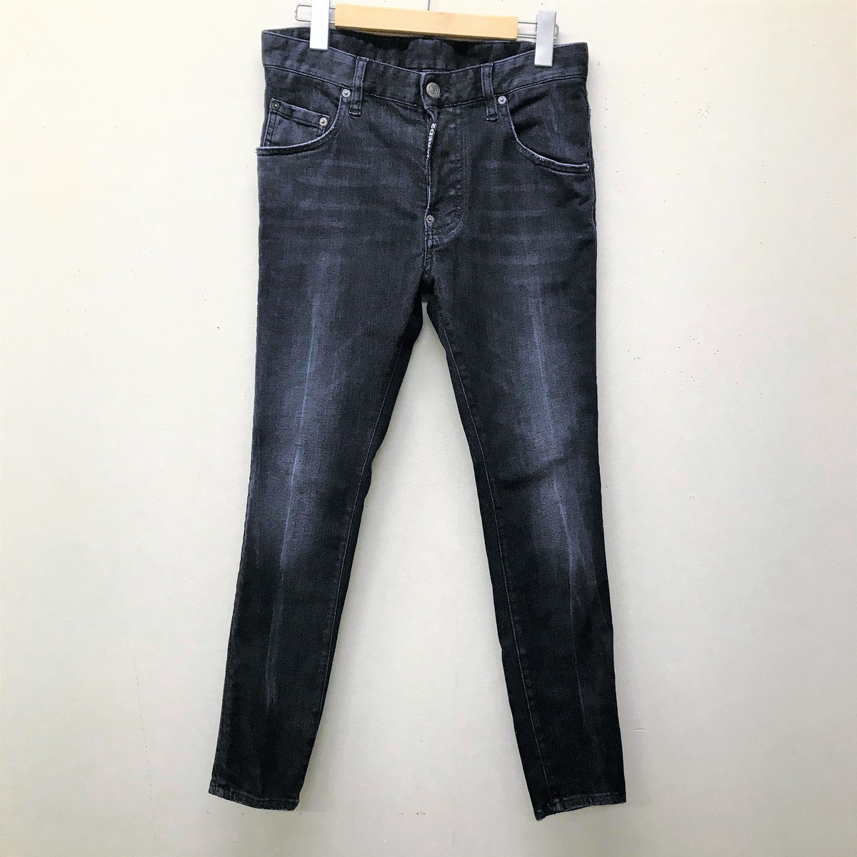 ディースクエアードのS71LB0738 20SS 黒 Super Twinky Jeansの買取実績です。
